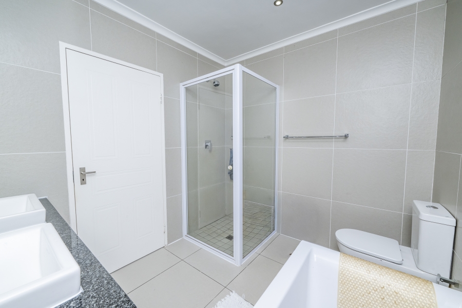 3 Bedroom Property for Sale in Sunningdale Western Cape
